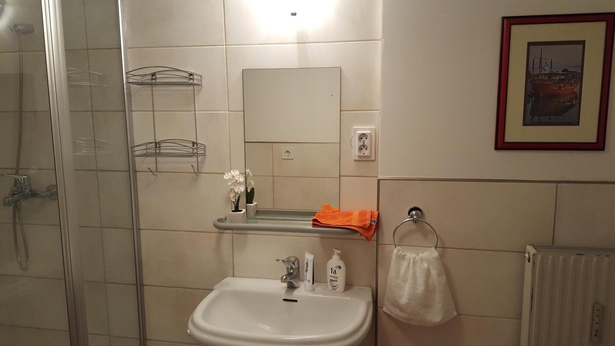 Hangulat Vendeghaz Apartmanok Oroshaza Room photo