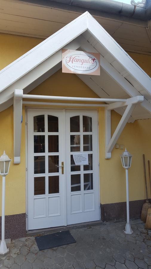 Hangulat Vendeghaz Apartmanok Oroshaza Exterior photo