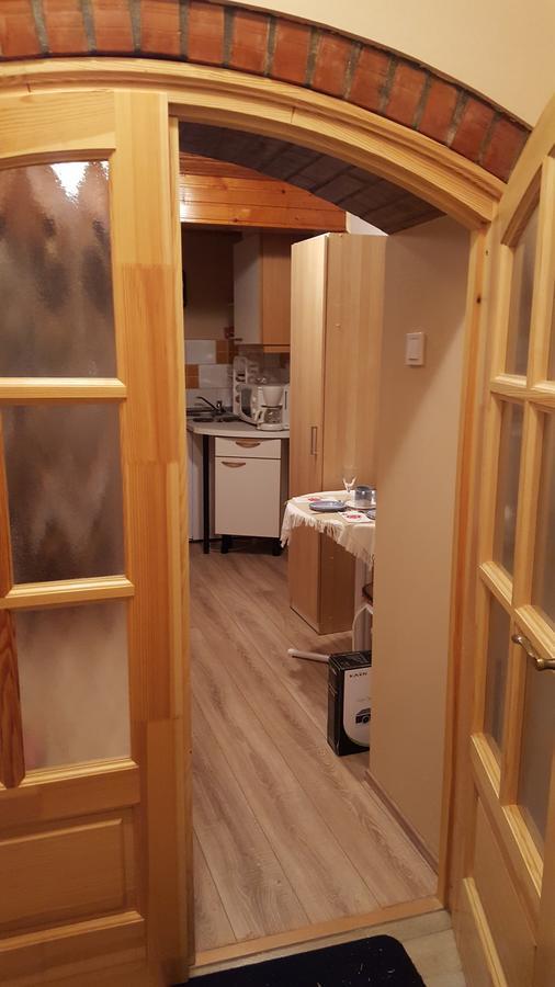 Hangulat Vendeghaz Apartmanok Oroshaza Exterior photo