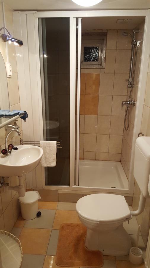 Hangulat Vendeghaz Apartmanok Oroshaza Exterior photo