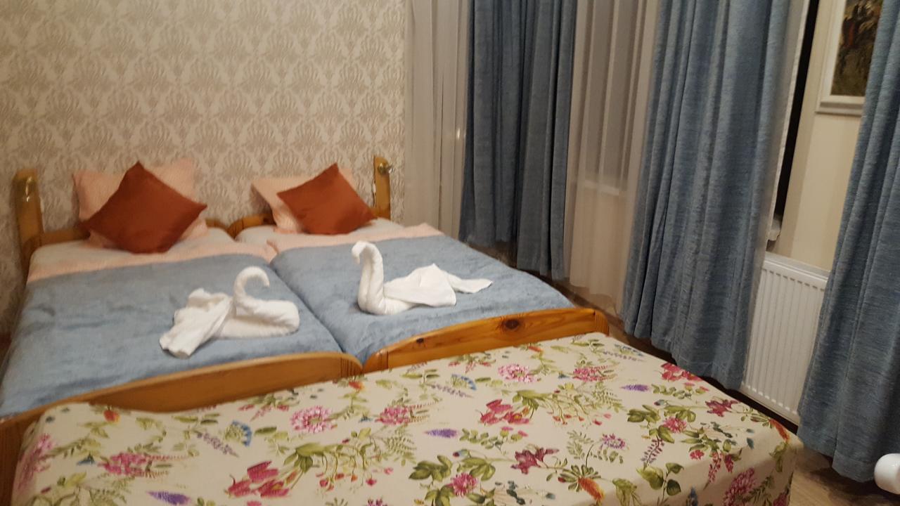 Hangulat Vendeghaz Apartmanok Oroshaza Exterior photo