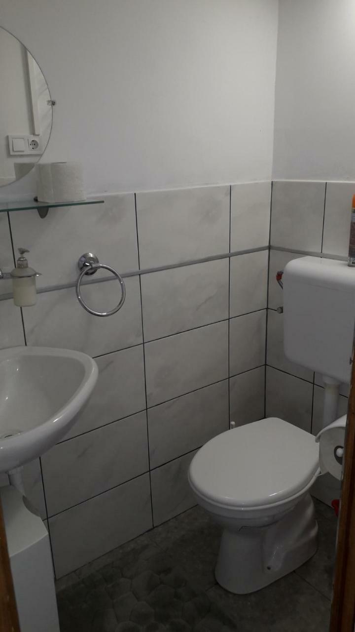 Hangulat Vendeghaz Apartmanok Oroshaza Exterior photo